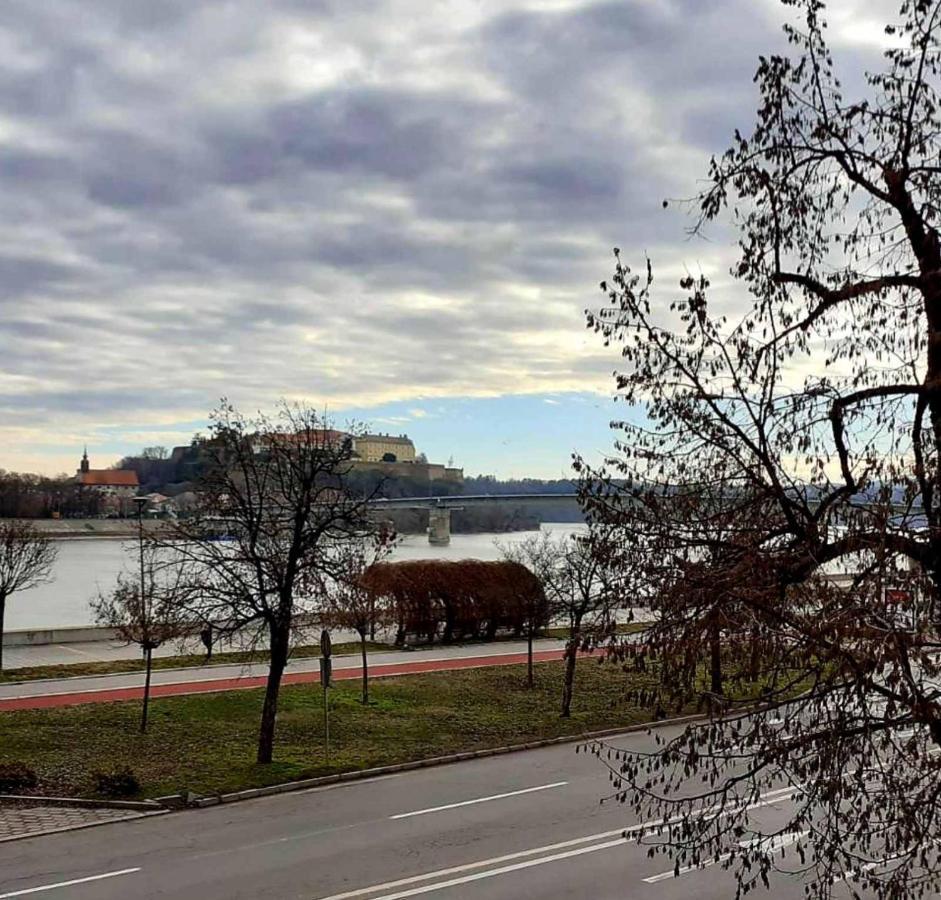 Apartman Danube Nowy Sad Zewnętrze zdjęcie